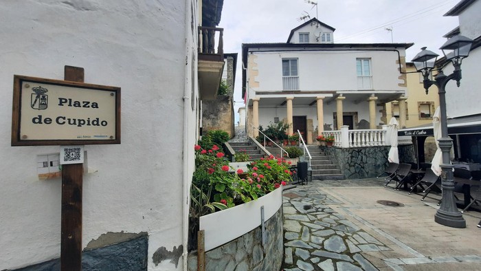 plaza de cupido. qué ver en puerto de vega